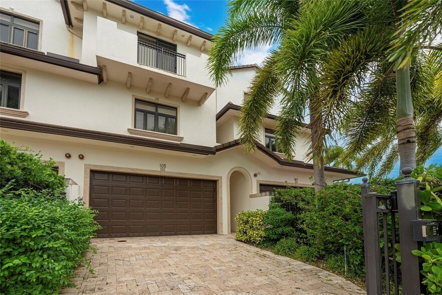 Primary Photo - 105 Isle of Venice Dr