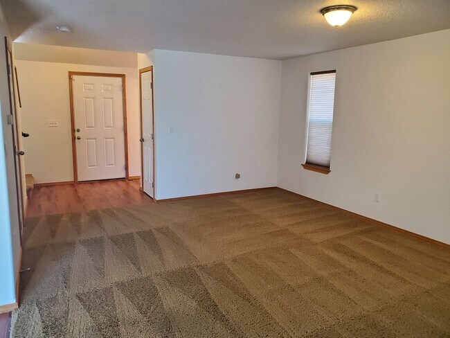 Building Photo - 3259 McKern Pl