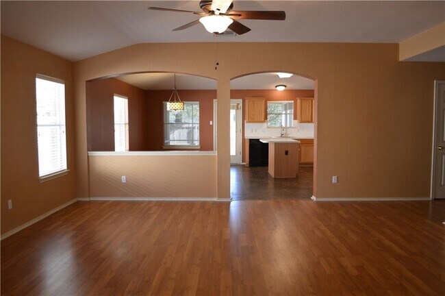 Foto del edificio - 17405 Bottle Springs Ln