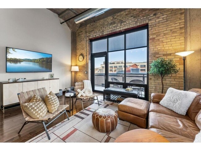 Building Photo - 618 N Washington Ave