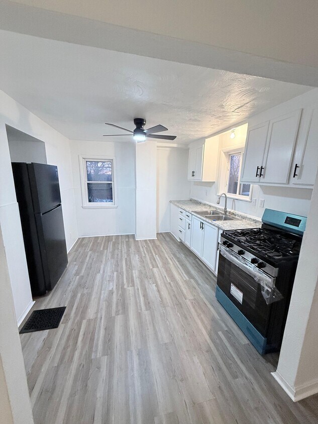 Photo - 537 McCully St (White Oak, PA)