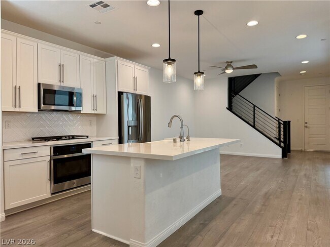 Foto del edificio - 11699 Hamilton Lk Ave