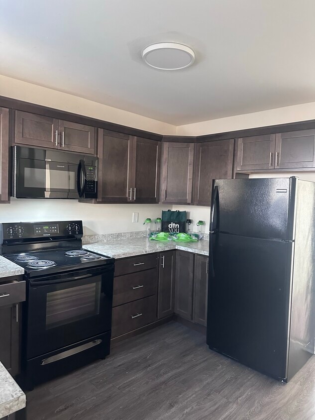 Primary Photo - Oakbrook Townhomes