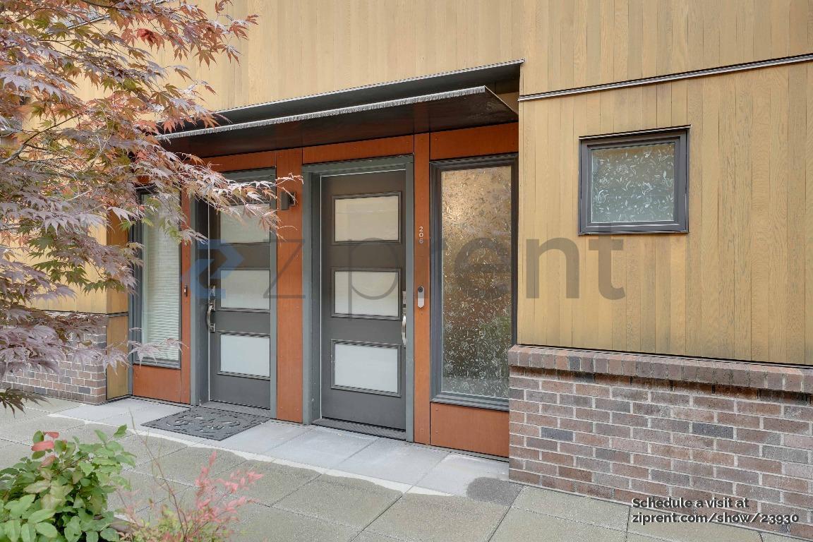 Primary Photo - 3300 NE 65th St