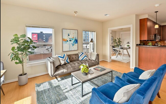 Building Photo - Beautiful Two-Bedroom Condo in Roosevelt N...