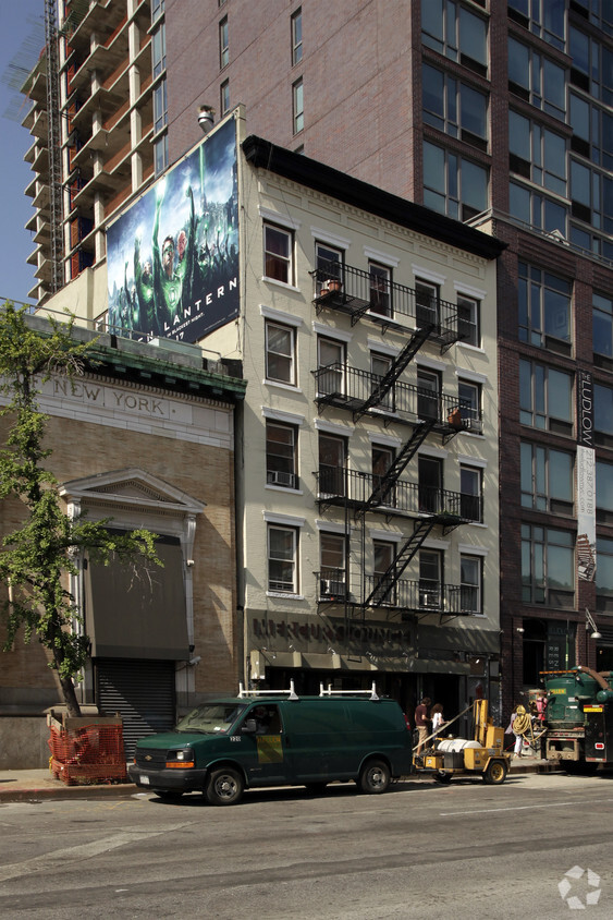 Foto principal - 217 E Houston St