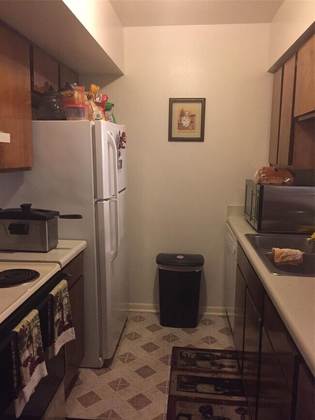 Foto del edificio - 8527 Hearth Dr