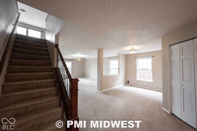 Building Photo - 2143 Olympia Dr