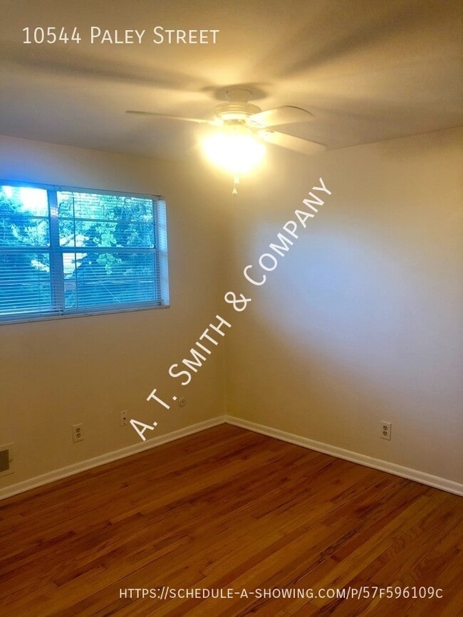 Building Photo - 10544 Paley St