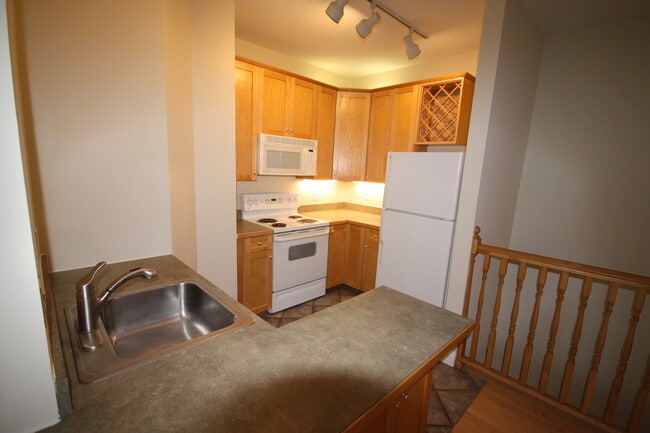 Building Photo - Polk Court Apartments
