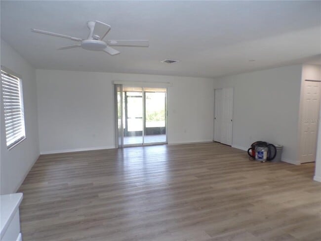 Building Photo - 421 Orchid Dr