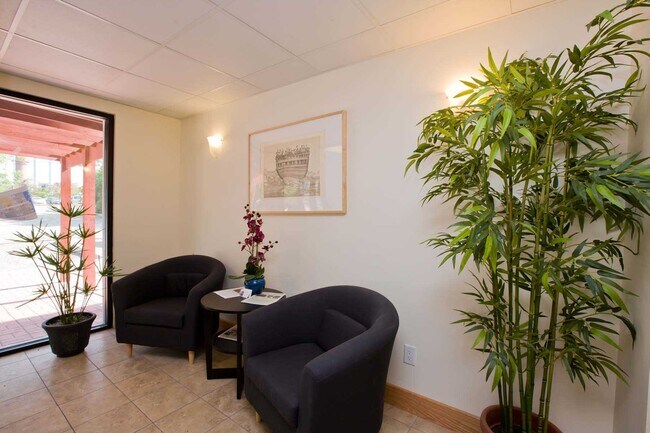 Foto del edificio - 143 Maple Ave