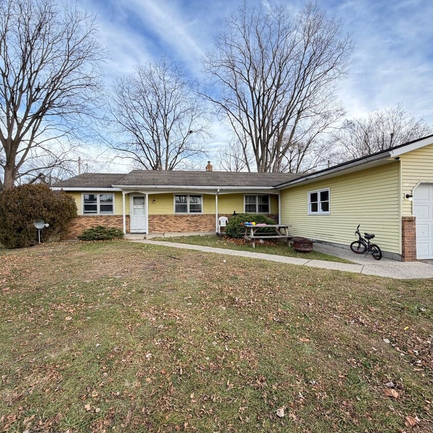 Foto principal - Remodeled Two bedroom duplex in Kellogsville School District!