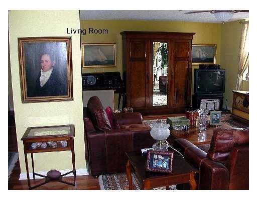 Building Photo - 611 SE 7th Street L3