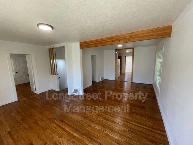 Building Photo - 4514 NE 18th Ave