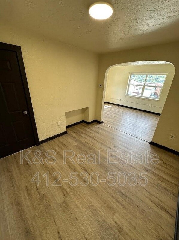 Foto del edificio - 144-144 W 9th Ave