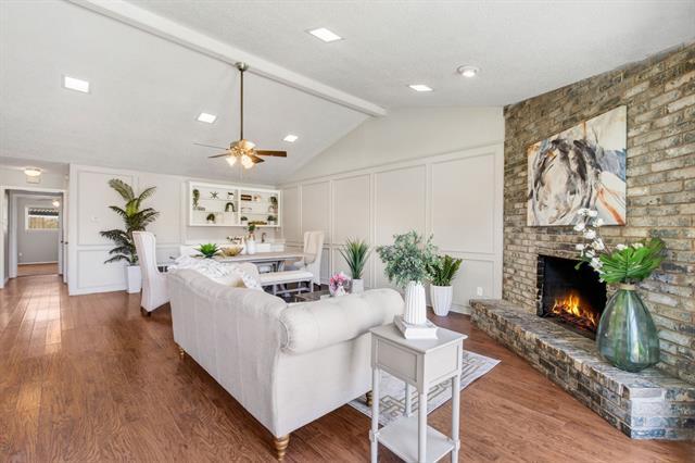 Foto del edificio - 310 Candlewood Pl