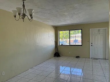 Foto del edificio - 1230 NE 136th Terrace