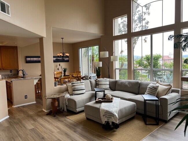 Building Photo - 28801 El Adolfo