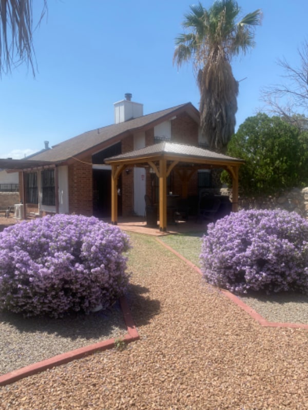 Building Photo - 895 Melville Ln