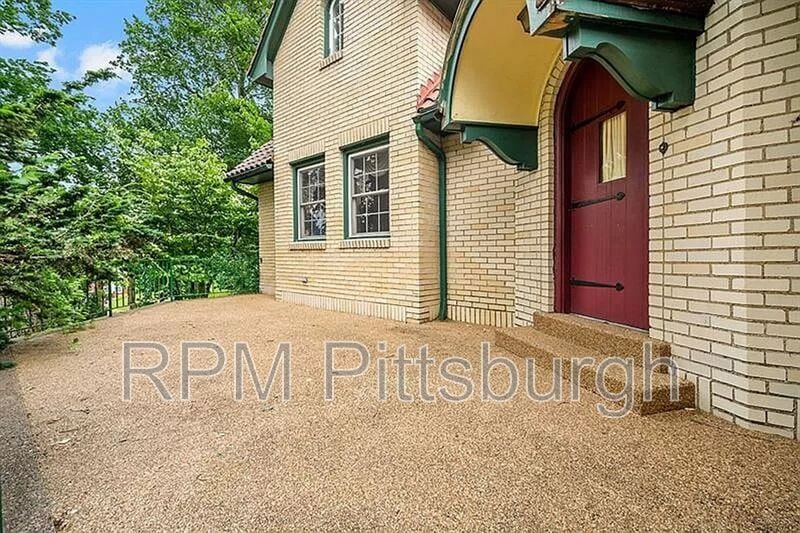 Primary Photo - 1302 Mount Royal Blvd