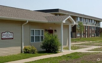 Building Photo - 200 N Crestlane Dr