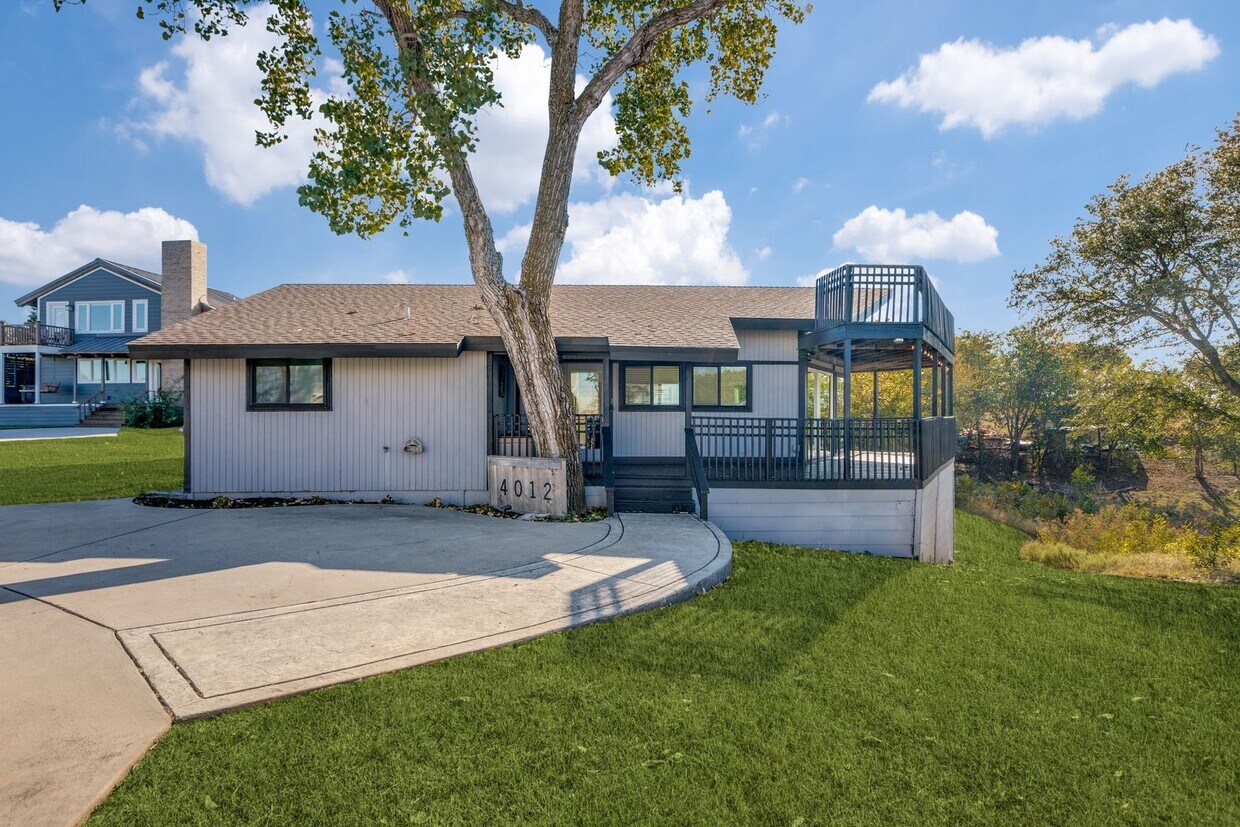 Foto principal - 4012 Tennis Club Rd