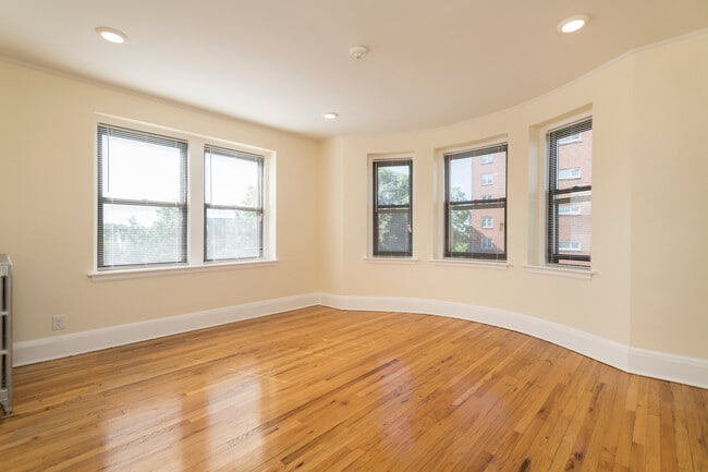 Foto del edificio - 140 Highland Ave