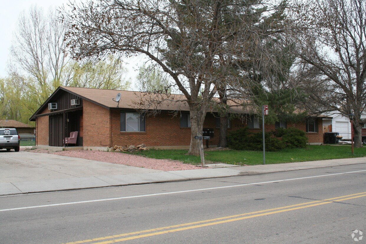 Primary Photo - 2045 Collyer St
