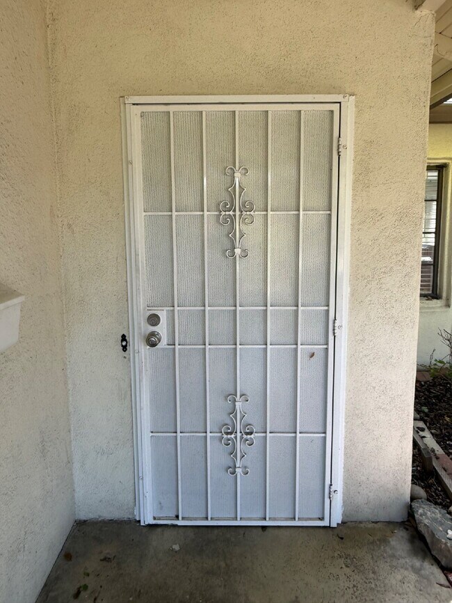 Foto del edificio - Beautiful 2-bedroom, 1-bathroom home in Castro Valley