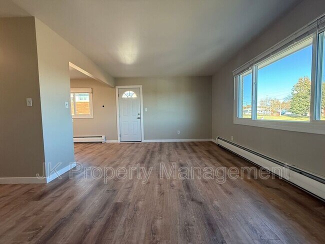 Foto del edificio - 2100 4th St NE