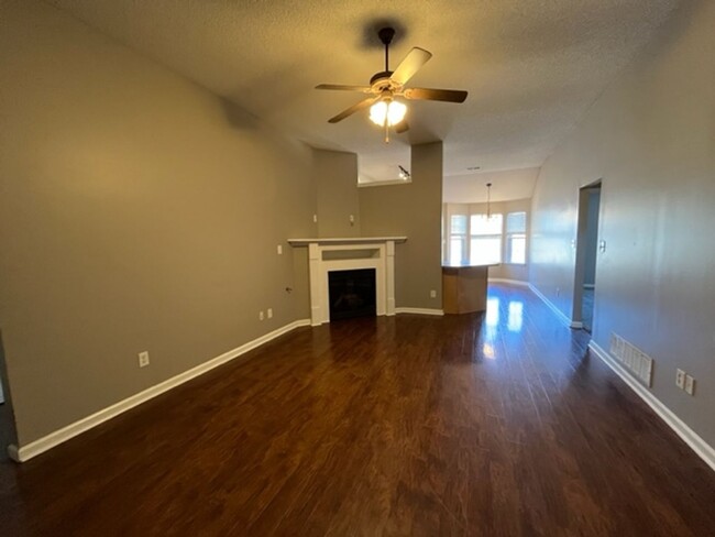 Building Photo - Renovated 3 Bedroom 2 Bath Home for Rent w...