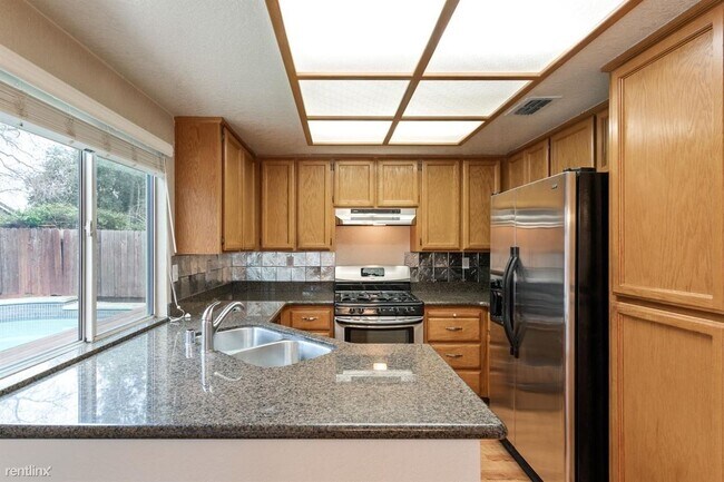 Building Photo - 3 br, 2 bath House - 988 Lanigan Ct