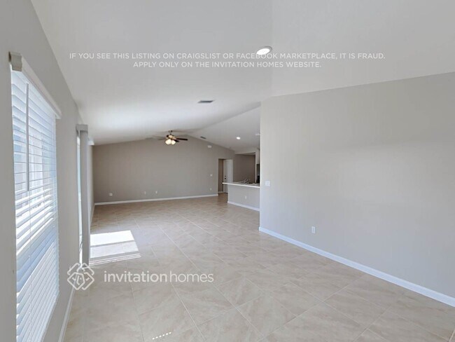 Foto del edificio - 2498 SE Tiffany Ave