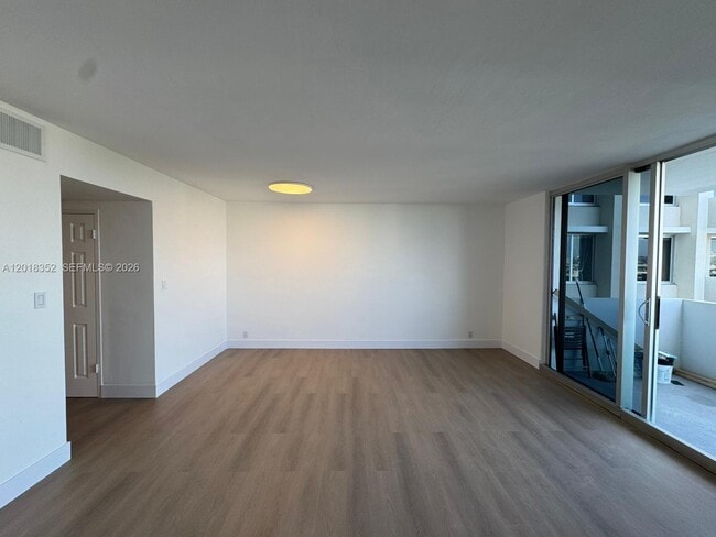 Foto del edificio - 1200 West Ave