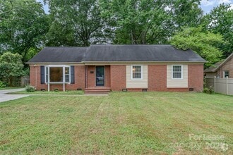 Building Photo - 3252 Northampton Dr