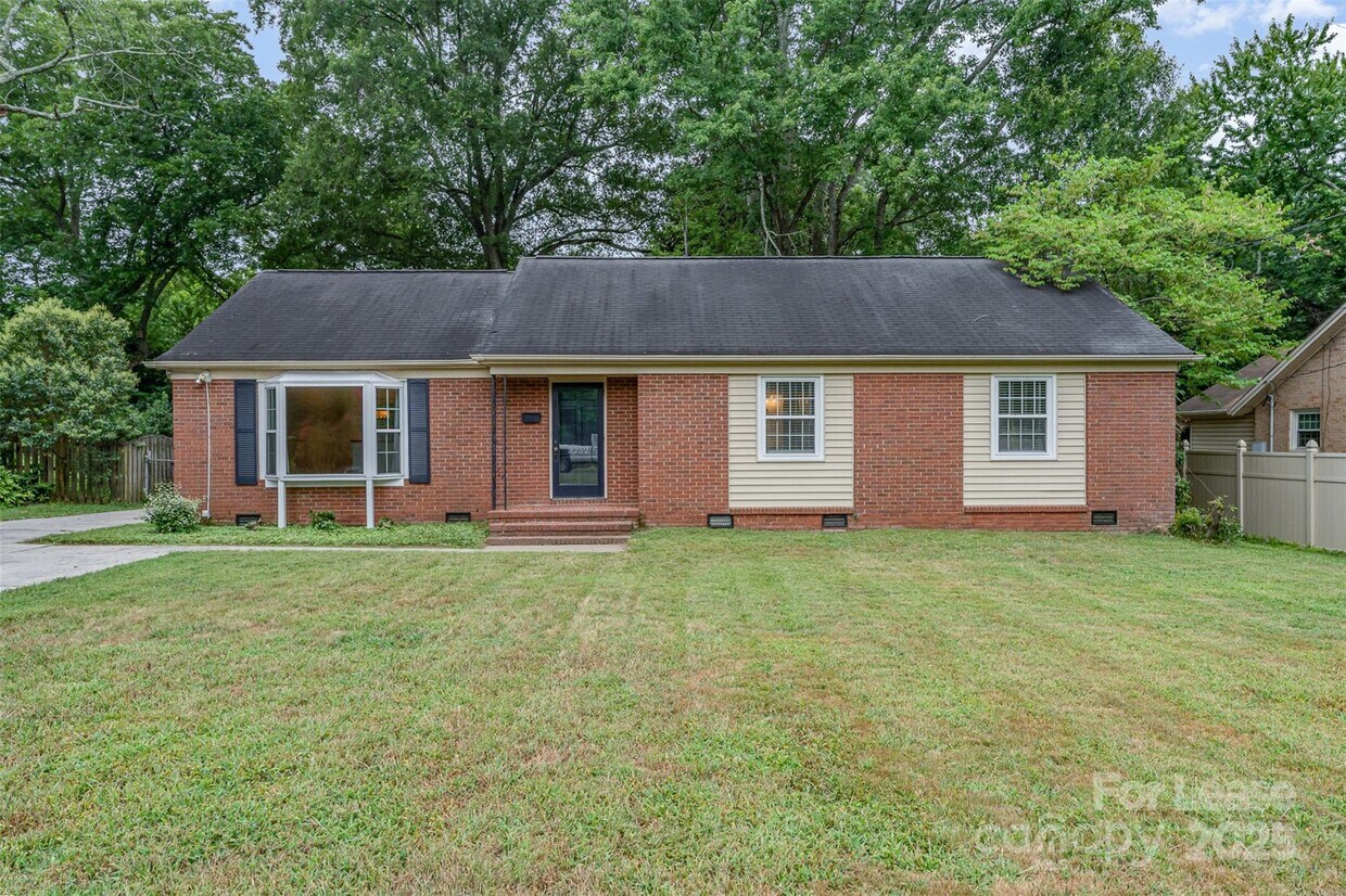 Foto principal - 3252 Northampton Dr