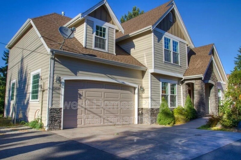 12528 5th Ave NE, Seattle, WA 98125 House Rental in Seattle, WA