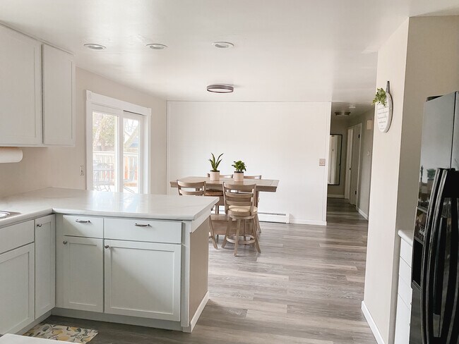 Foto del edificio - 825 Westwood Dr