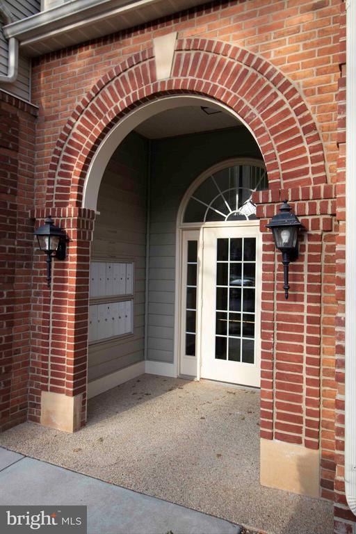 18707 Sparkling Water Dr Unit 11/104, Germantown, MD 20874 Room for