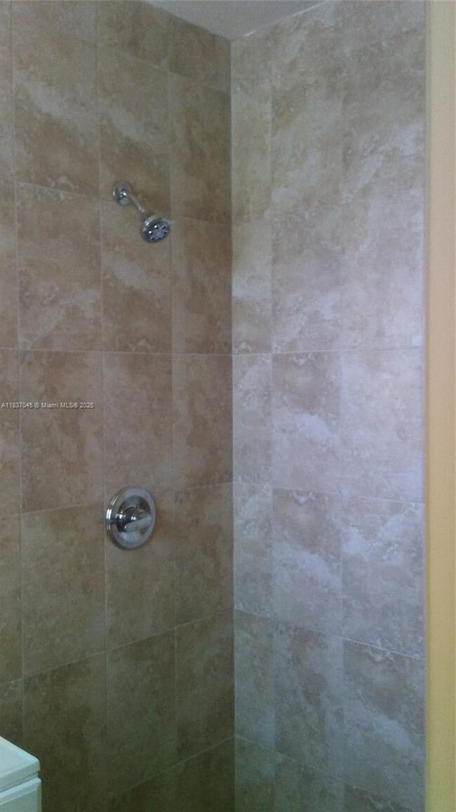 Foto del edificio - 13770 NE 20th Pl