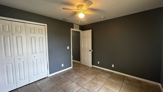 Building Photo - Charming 3-Bedroom Home with Screened Lana...