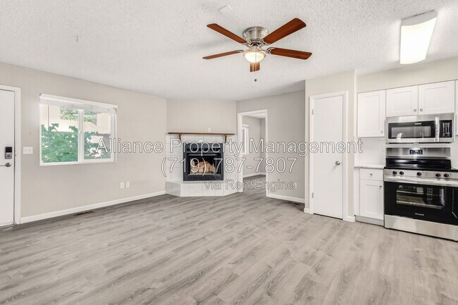 Foto del edificio - 2460 E Willamette Ave