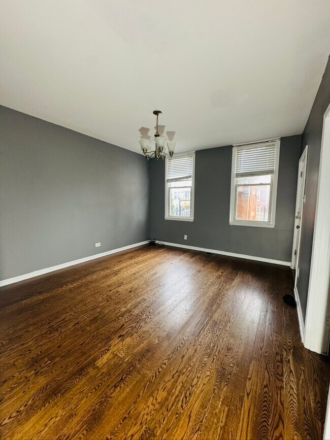 Foto del edificio - 2123 N Mango Ave