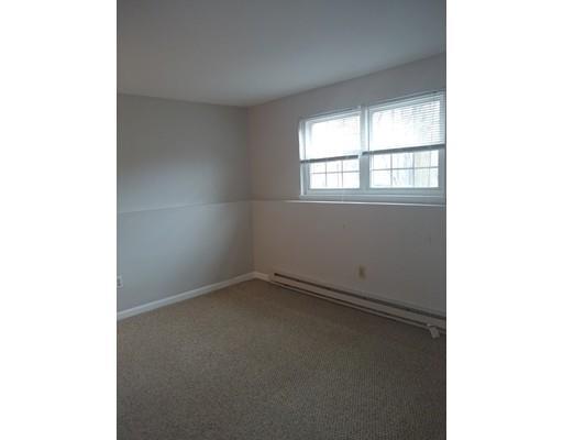 Building Photo - 1 Maple Crest Cir