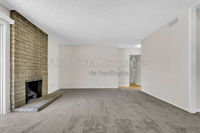 Foto del edificio - 5633 Scripps St