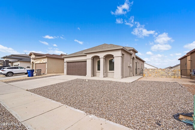 Building Photo - 14761 Mike a Mendoza Ave