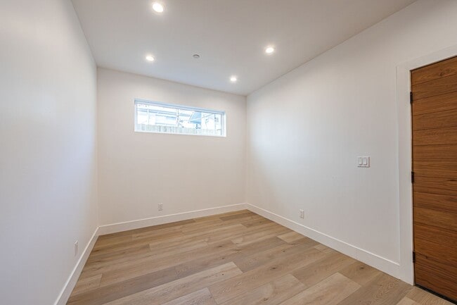 Foto del edificio - 240 N Dillon St
