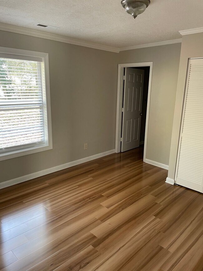 Foto del edificio - 3 Bed 2 Bath in Hapeville!