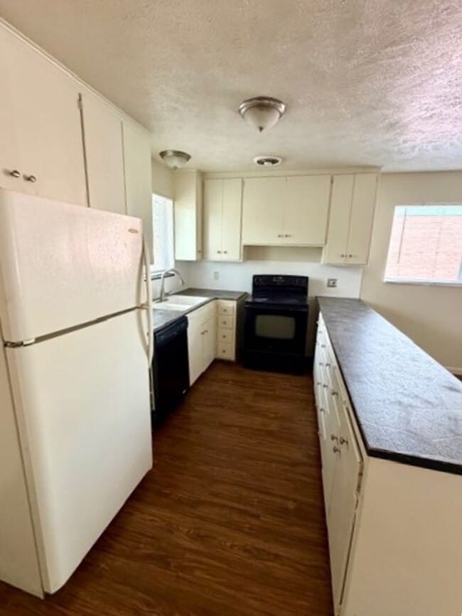 Building Photo - 2564 S 700 E